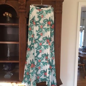 Lulus maxi 44” long lined floral skirt
